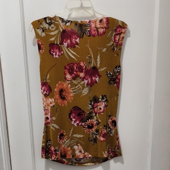 Floral Cowl Neck Top - Picture 4 of 6